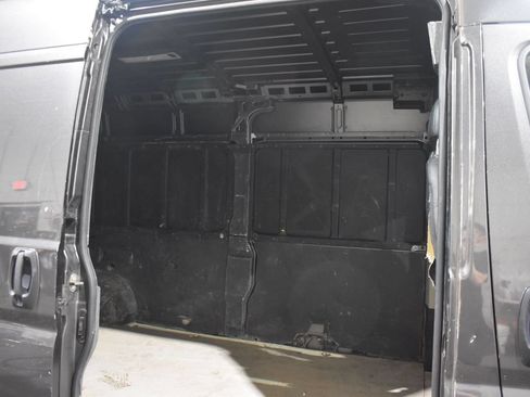 Used 2021 RAM ProMaster 2500 w/ Convenience Group FWD image 12