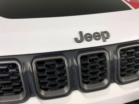 Used 2024 Jeep Compass Trailhawk image 28