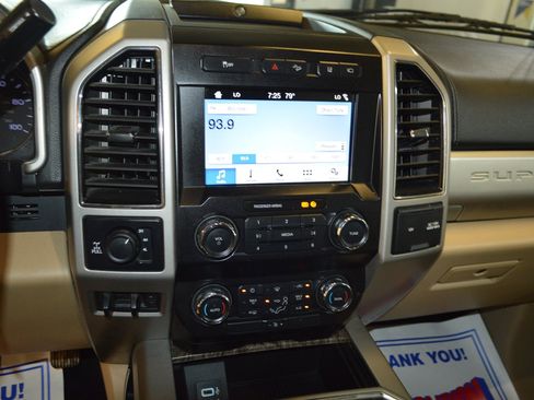 Used 2019 Ford F250 Lariat w/ Tow Technology Bundle AWD/4WD image 19
