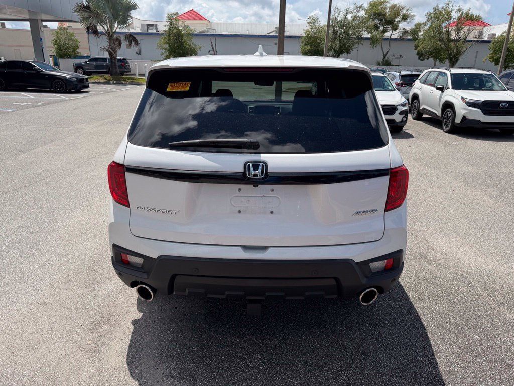 Used 2024 Honda Passport EX-L image 6