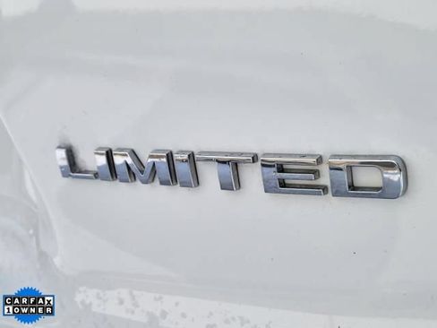 Used 2019 Jeep Cherokee Limited w/ Technology Group AWD/4WD image 6