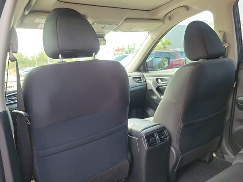 Certified 2020 Nissan Rogue SV w/ Sun & Sound Touring Package FWD image 18