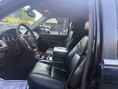 Used 2011 Cadillac Escalade AWD image 53