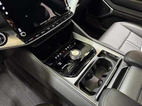 New 2026 Jeep Grand Wagoneer L Limited image 25