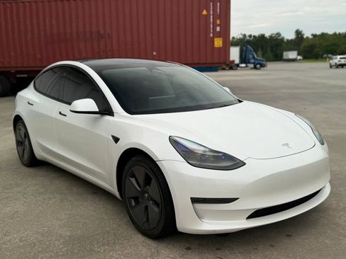 Used 2023 Tesla Model 3 Standard Range RWD image 4
