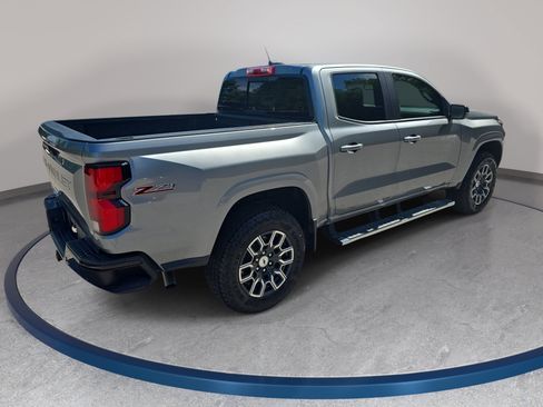 Used 2024 Chevrolet Colorado Z71 w/ Z71 Convenience Package 2 AWD/4WD image 5