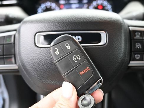 Used 2025 Jeep Compass Limited AWD/4WD image 37
