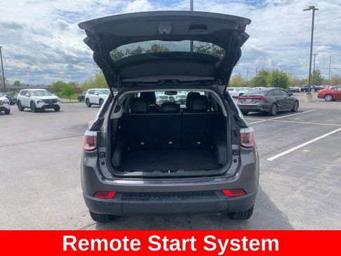 Used 2022 Jeep Compass Latitude w/ Convenience Group AWD/4WD image 11