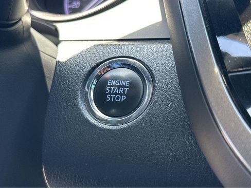 Used 2022 Toyota Camry SE w/ Convenience Package FWD image 24