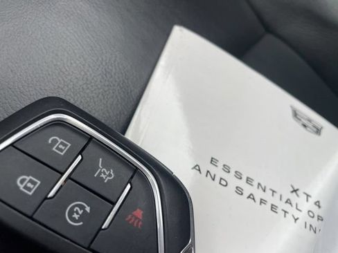 Used 2025 Cadillac XT4 Premium Luxury FWD image 16