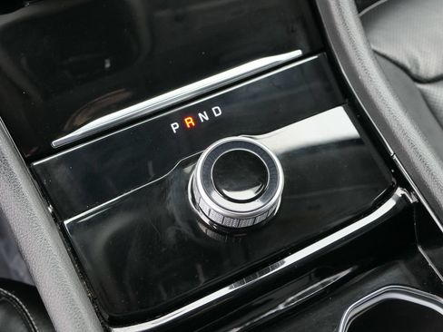 Used 2023 Jeep Grand Cherokee Limited w/ Luxury Tech Group II RWD image 19