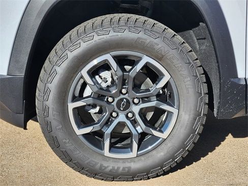 New 2026 Chevrolet Equinox ACTIV w/ Convenience Package III image 8