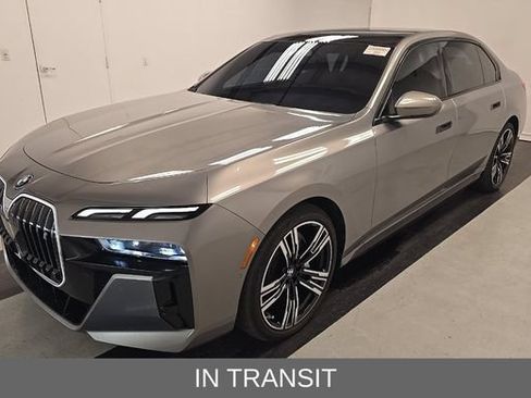 Used 2023 BMW i7 xDrive60 AWD/4WD image 1