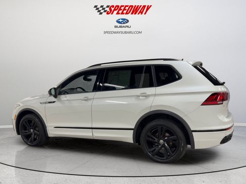 Certified 2023 Volkswagen Tiguan SE R-Line AWD/4WD image 9