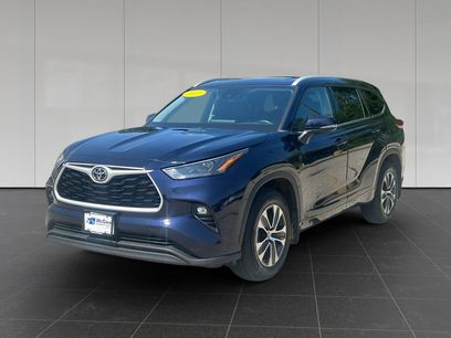 Used 2022 Toyota Highlander XLE