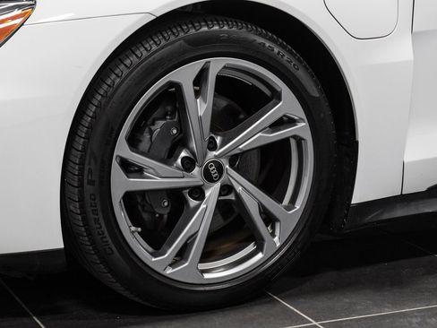 Used 2022 Audi e-tron GT Premium Plus image 54
