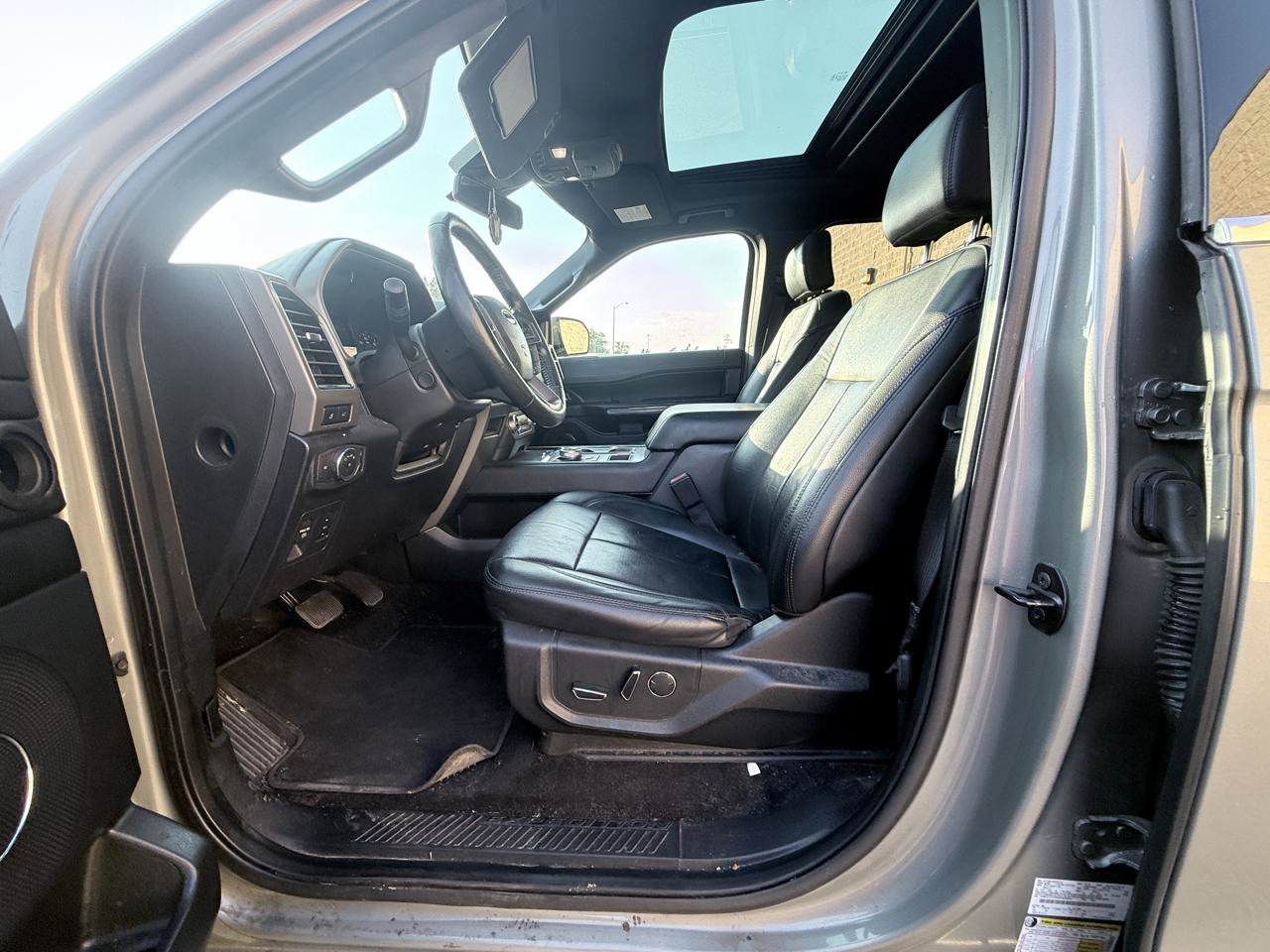 Used 2019 Ford Expedition XLT w/ Equipment Group 202A RWD image 10