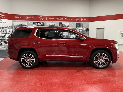 Used 2023 GMC Acadia Denali w/ Denali Ultimate Package image 2