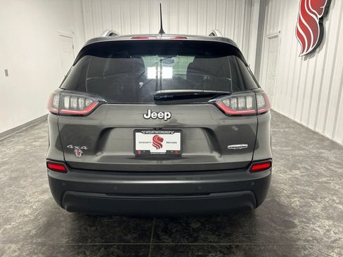 Used 2019 Jeep Cherokee Latitude Plus w/ Comfort/Convenience Group AWD/4WD image 3