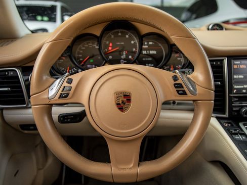 Used 2016 Porsche Panamera Edition image 26