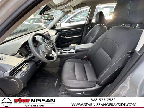 Certified 2021 Nissan Altima 2.5 SV FWD image 16