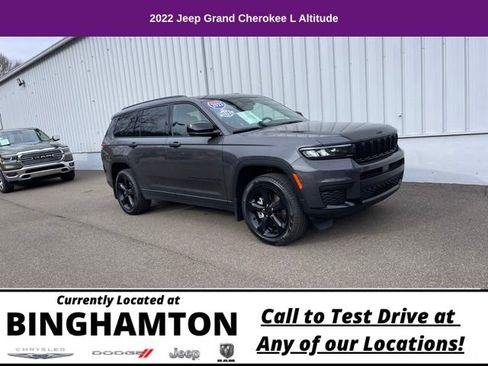 Used 2022 Jeep Grand Cherokee L Laredo image 1