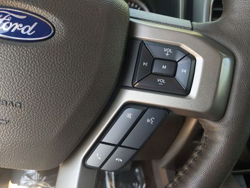 Used 2021 Ford Expedition XLT image 18