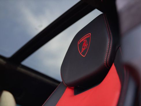 Used 2019 Lamborghini Urus AWD/4WD image 34