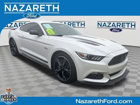Used 2017 Ford Mustang GT Premium w/ Equipment Group 401A RWD image 1