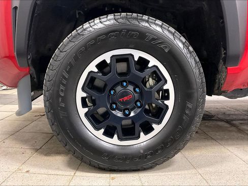 Certified 2024 Toyota Tacoma TRD Off-Road image 7