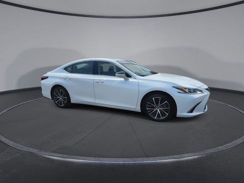 Certified 2025 Lexus ES 350 w/ Premium Package image 2