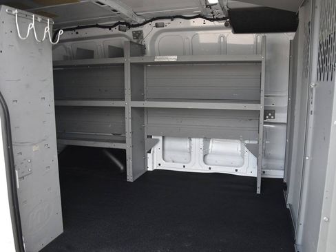 Used 2019 Ford Transit 250 130 Low Roof w/ Exterior Upgrade Package RWD image 11