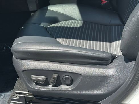 Used 2023 Toyota Camry SE FWD image 14