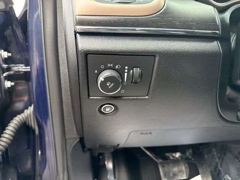Used 2017 Jeep Grand Cherokee Limited AWD/4WD image 19