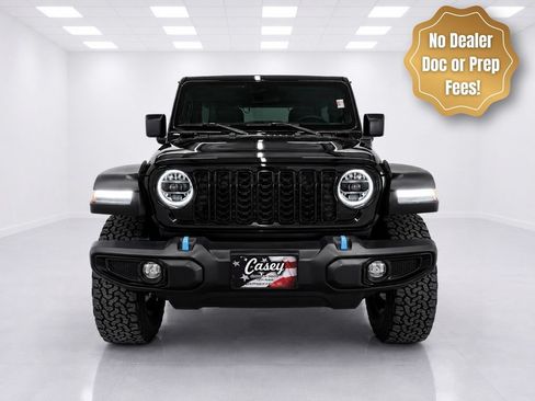 Used 2024 Jeep Wrangler Unlimited AWD/4WD image 3