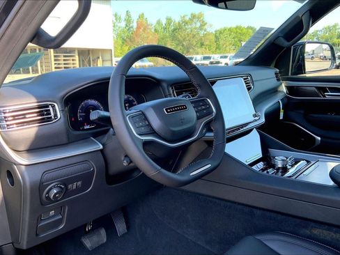 New 2025 Jeep Wagoneer L Series II image 7