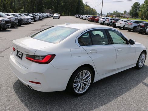 Used 2024 BMW 330i Sedan w/ Premium Package RWD image 8