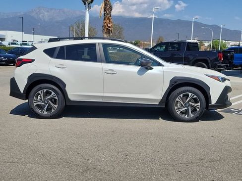 Used 2025 Subaru Crosstrek 2.5i Premium AWD/4WD image 36