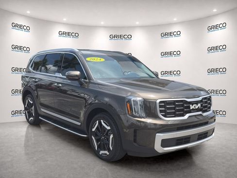 Used 2024 Kia Telluride S AWD/4WD image 1