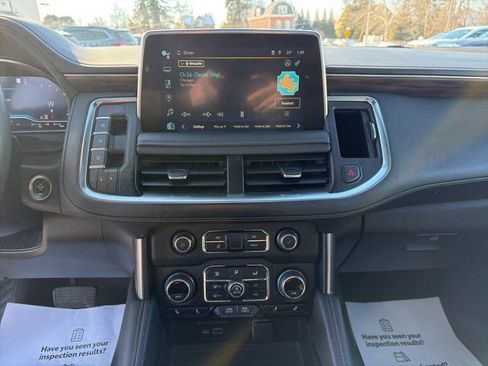 Used 2022 Chevrolet Suburban LT w/ LT Signature Plus Package image 19
