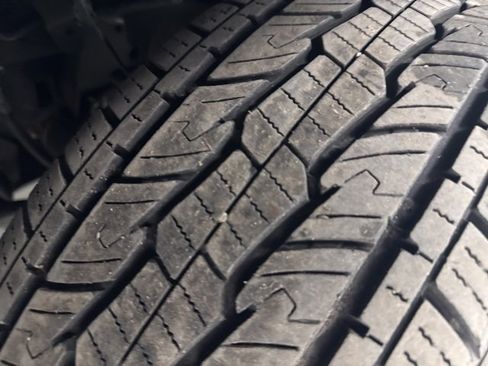 Used 2025 Chevrolet Silverado 1500 LT image 34