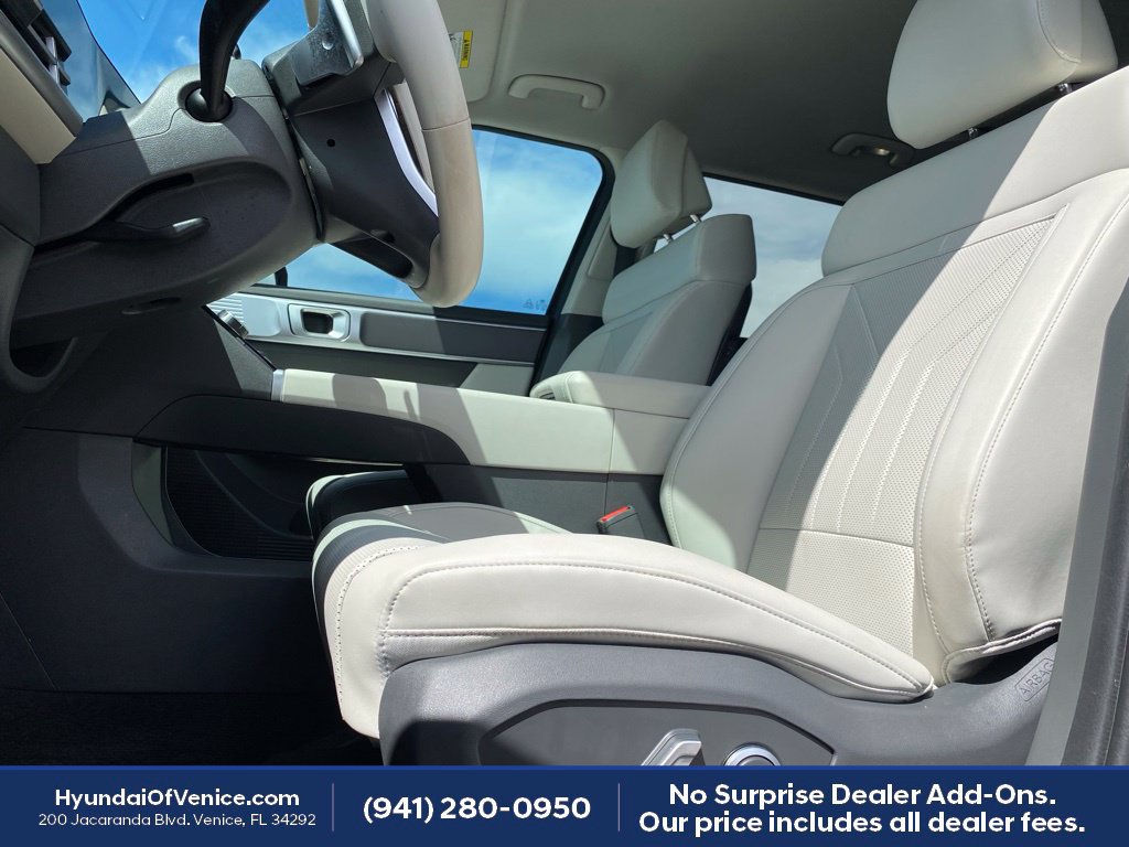 Certified 2025 Hyundai Santa Fe SEL FWD image 2