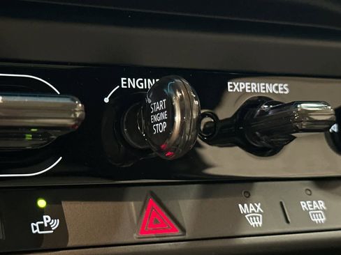 Used 2025 MINI Cooper 2-Door Hardtop image 23