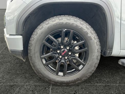 Used 2024 GMC Sierra 1500 Elevation w/ Elevation Premium Package AWD/4WD image 4