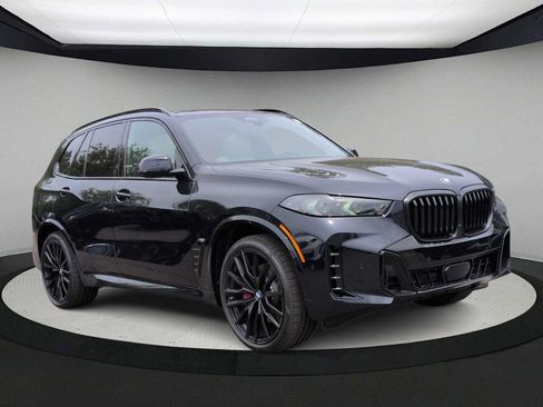 New 2026 BMW X5 xDrive40i w/ M Sport Package AWD/4WD image 2