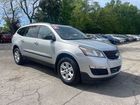 Used 2013 Chevrolet Traverse LS FWD image 3