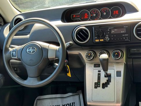 Used 2013 Scion xB FWD image 19