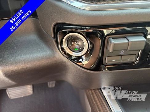 Used 2025 Chevrolet Silverado 1500 LT Trail Boss w/ Convenience Package II AWD/4WD image 21