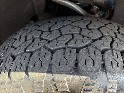 Used 2021 Chevrolet Silverado 1500 RST w/ Z71 Off-Road Package image 34