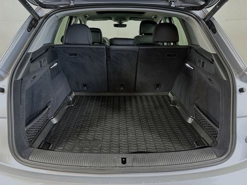 Used 2025 Audi Q5 2.0T Premium image 25